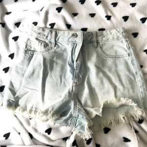 pacsun light blue woman jean shorts, size 27